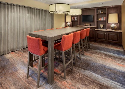 Hampton Inn & Suites Alexandria Old Town Area South - image 20