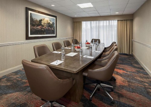 Hampton Inn & Suites Alexandria Old Town Area South - image 21