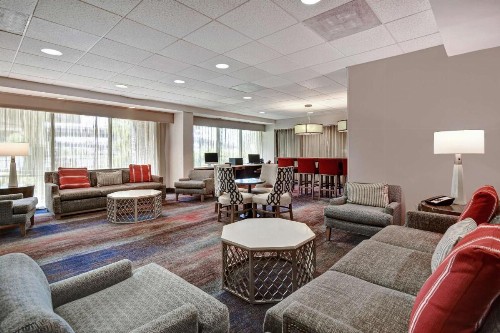 Hampton Inn & Suites Alexandria Old Town Area South - image 41