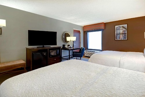 Hampton Inn & Suites Alexandria Old Town Area South - image 9