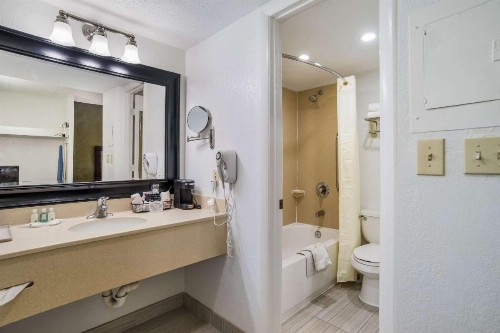 Quality Inn Mount Vernon - image 20
