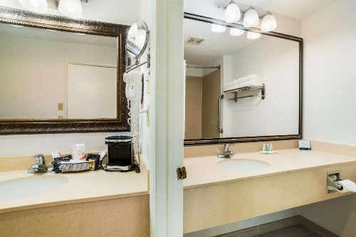 Quality Inn Mount Vernon - image 25