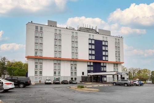 Comfort Inn & Suites Alexandria Van Dorn Street - image 2