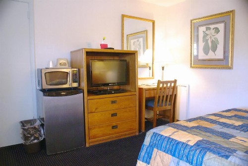 Budget Host Alexandria - image 7