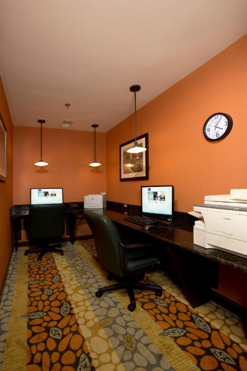 Hampton Inn Alexandria - image 10