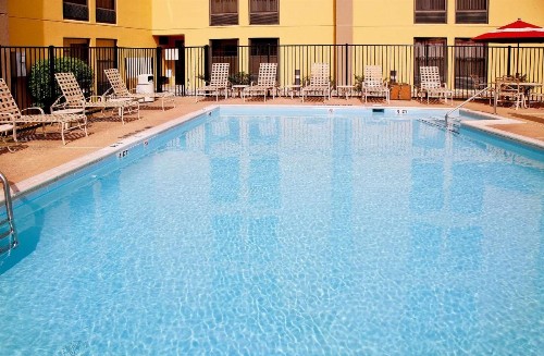 Hampton Inn Alexandria - image 11