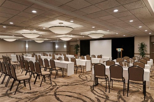 Holiday Inn Alexandria at Carlyle an IHG Hotel - image 12