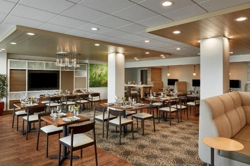 Holiday Inn Alexandria at Carlyle an IHG Hotel - image 13