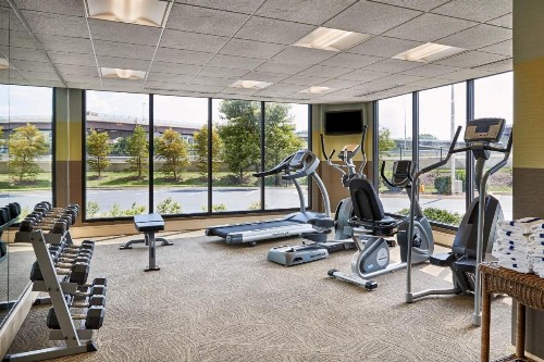 Holiday Inn Alexandria at Carlyle an IHG Hotel - image 17