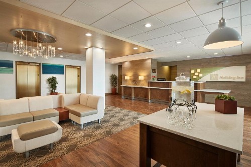 Holiday Inn Alexandria at Carlyle an IHG Hotel - image 5