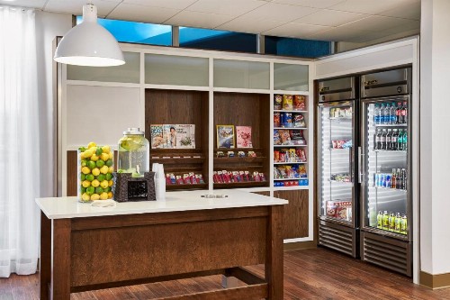 Holiday Inn Alexandria at Carlyle an IHG Hotel - image 7