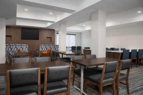 Holiday Inn Express & Suites Alexandria - Fort Belvoir an IHG Hotel - image 20