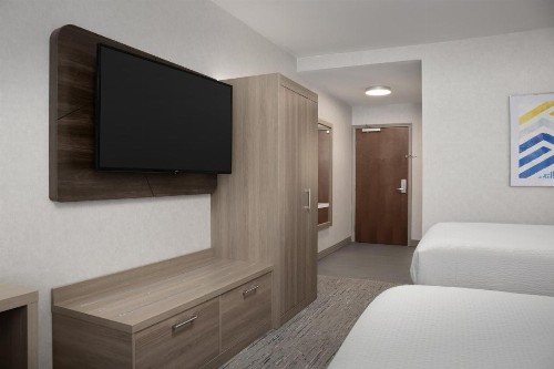 Holiday Inn Express & Suites Alexandria - Fort Belvoir an IHG Hotel - image 21