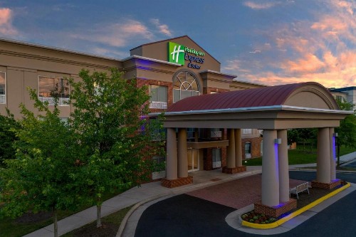Holiday Inn Express & Suites Alexandria - Fort Belvoir an IHG Hotel - image 7