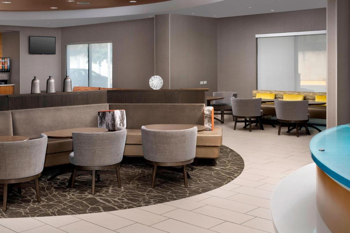 SpringHill Suites Alexandria - image 2