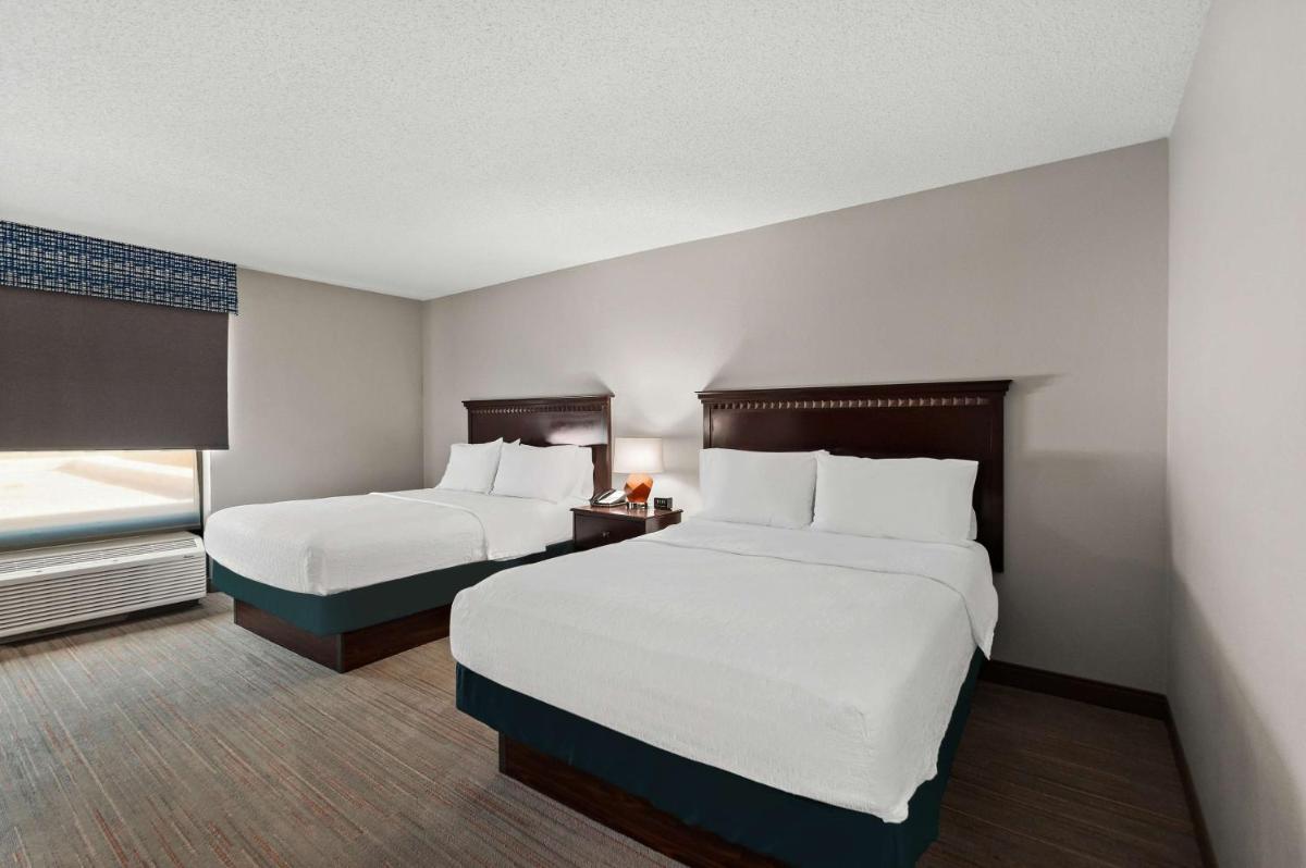 Hampton Inn & Suites Fort Belvoir Alexandria South - image 2