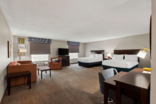 Hampton Inn & Suites Fort Belvoir Alexandria South - image 8