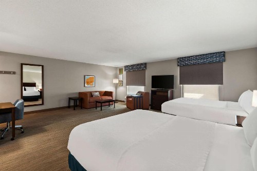 Hampton Inn & Suites Fort Belvoir Alexandria South - image 9