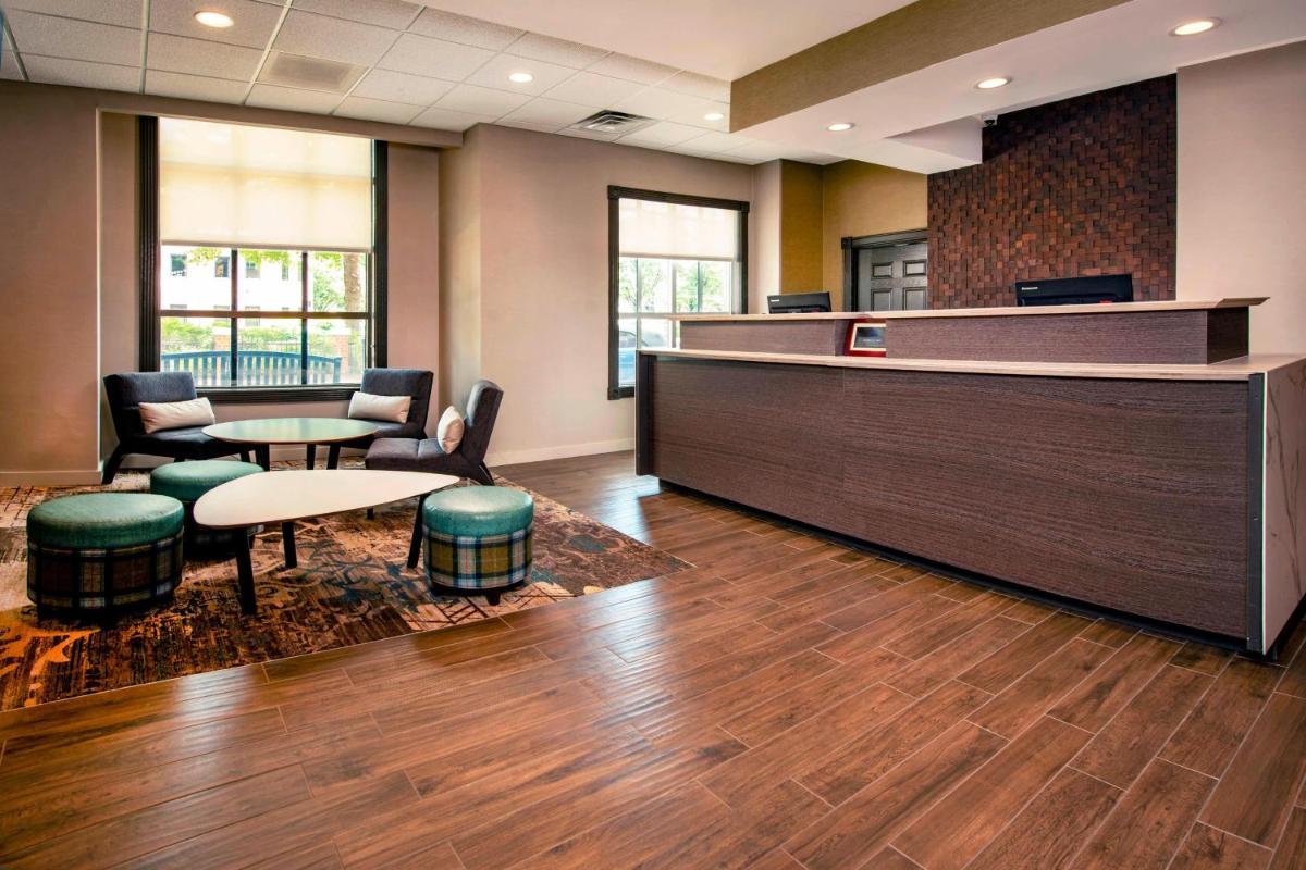 Residence Inn Alexandria Old Town/Duke Street - image 2