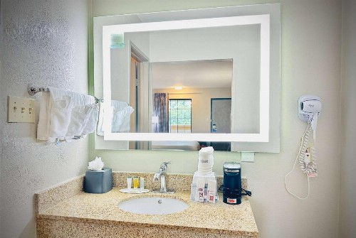 Days Inn by Wyndham Alexandria - image 25