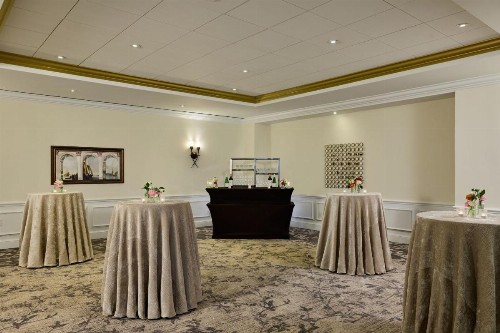 The Alexandrian Old Town Alexandria Autograph Collection - image 45