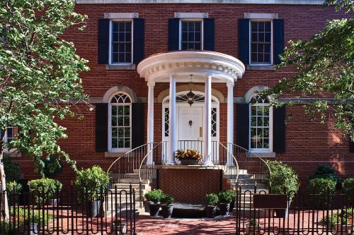 Morrison House Old Town Alexandria Autograph Collection - image 1