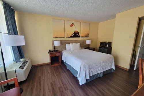 Days Inn by Wyndham Alexandria South - image 15