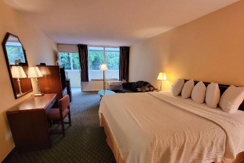 Days Inn by Wyndham Alexandria South - image 17