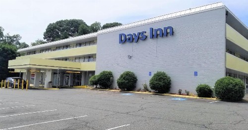 Days Inn by Wyndham Alexandria South - image 2
