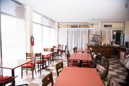 Days Inn by Wyndham Alexandria South - image 23