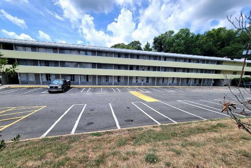 Days Inn by Wyndham Alexandria South - image 3