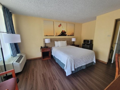 Days Inn by Wyndham Alexandria South - image 30