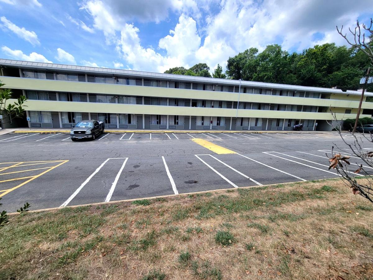 Days Inn by Wyndham Alexandria South - image 4