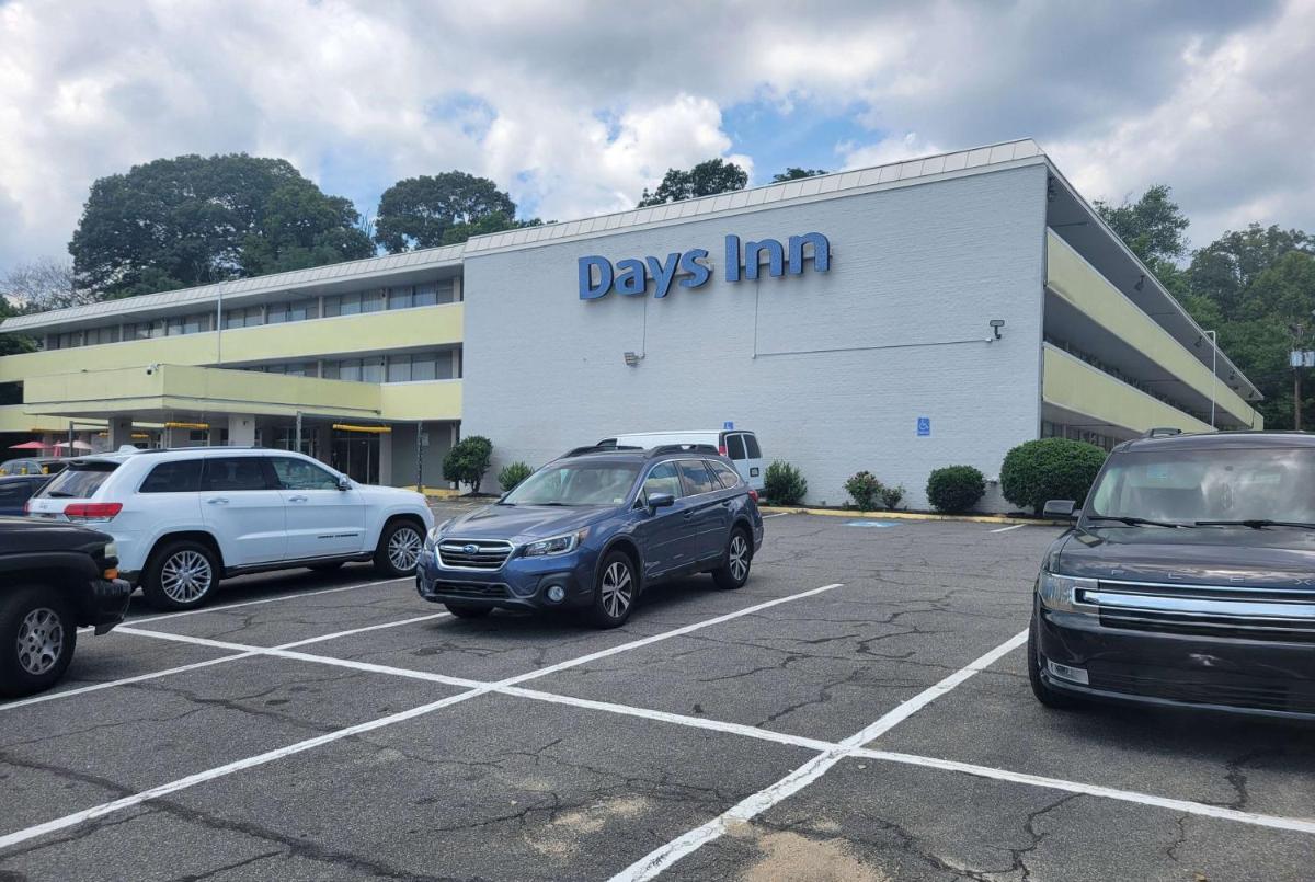 Days Inn by Wyndham Alexandria South - image 5
