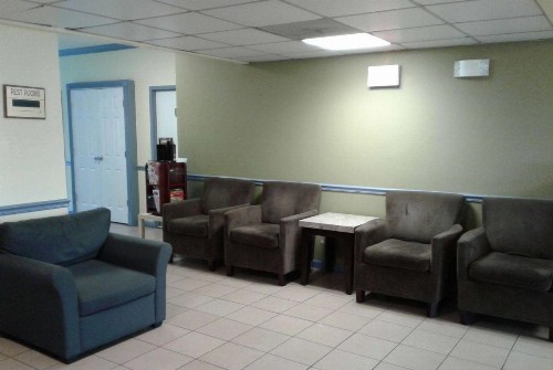 Days Inn by Wyndham Alexandria South - image 9