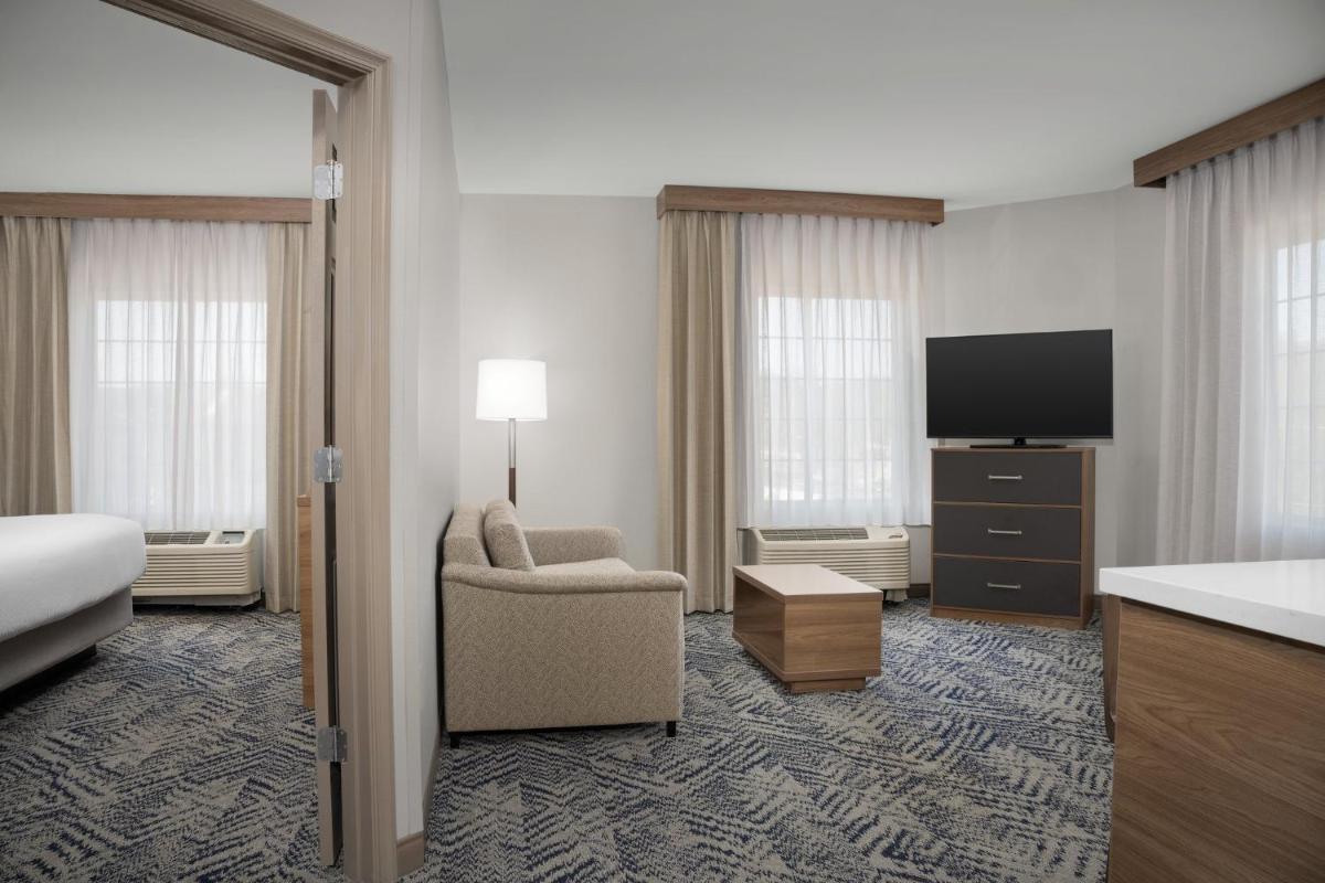 Candlewood Suites Alexandria - Fort Bevoir - image 2