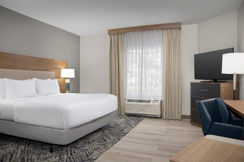 Candlewood Suites Alexandria - Fort Bevoir - image 25