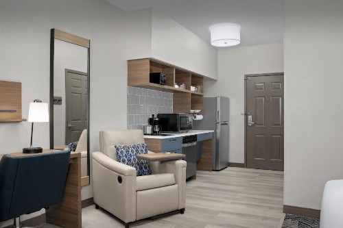 Candlewood Suites Alexandria - Fort Bevoir - image 28