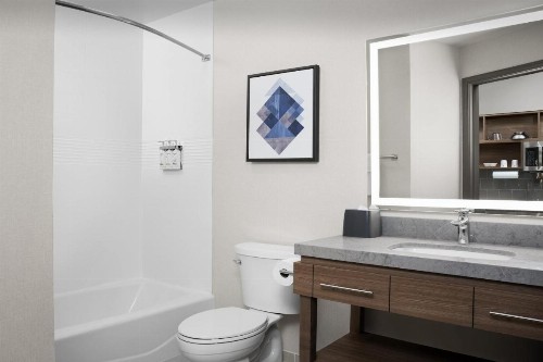 Candlewood Suites Alexandria - Fort Bevoir - image 33