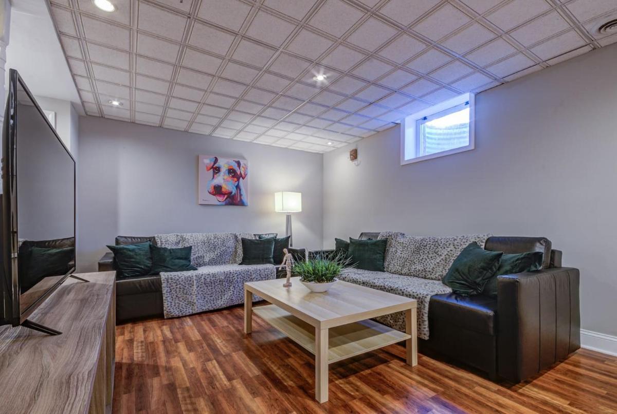 Beautiful modern colonial house 10m to DC - main image