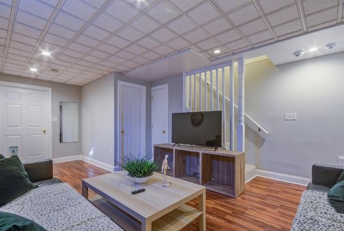 Beautiful modern colonial house 10m to DC - image 5