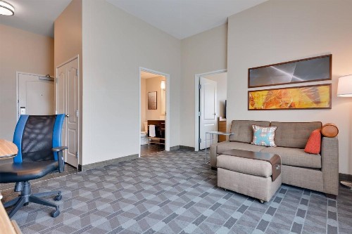 TownePlace Suites by Marriott Detroit Allen Park - image 4