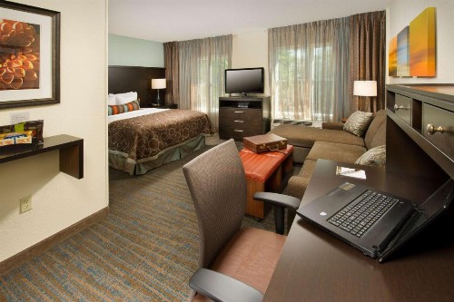 Sonesta ES Suites Atlanta Alpharetta Avalon - image 12