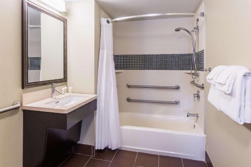 Sonesta ES Suites Atlanta Alpharetta Avalon - image 14