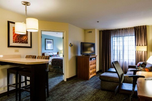 Sonesta ES Suites Atlanta Alpharetta Avalon - image 3