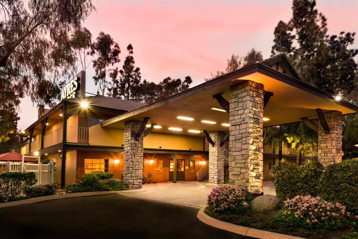 Ayres Lodge Alpine - main image