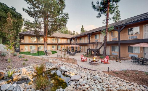 Ayres Lodge Alpine - image 23