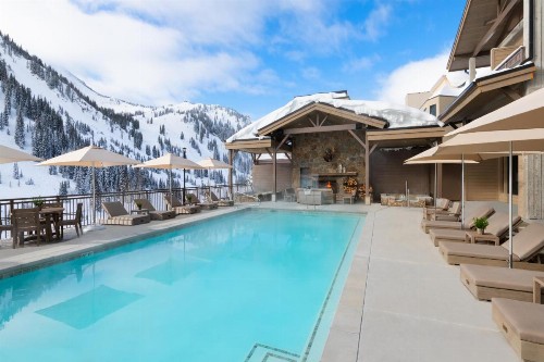 The Snowpine Lodge - image 12