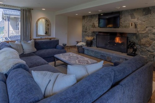 The Snowpine Lodge - image 14