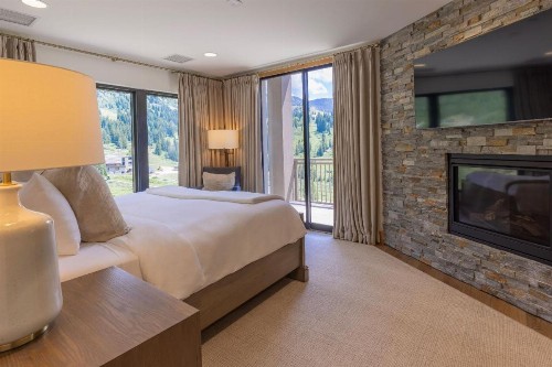 The Snowpine Lodge - image 24